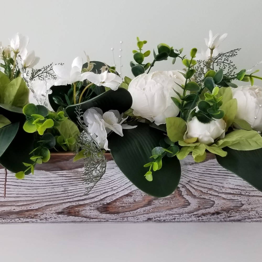 Magnolia Leaves Centerpiece